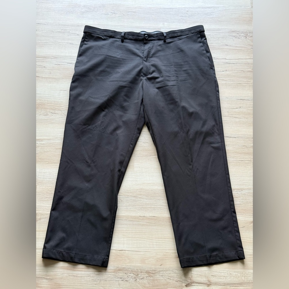Haggar Cool Right Performance Flex Dress Pants Men’s 44x30 Black Flat Front